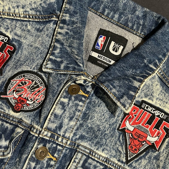 NBA Chicago Bulls Denim Vest - Picture 2 of 3